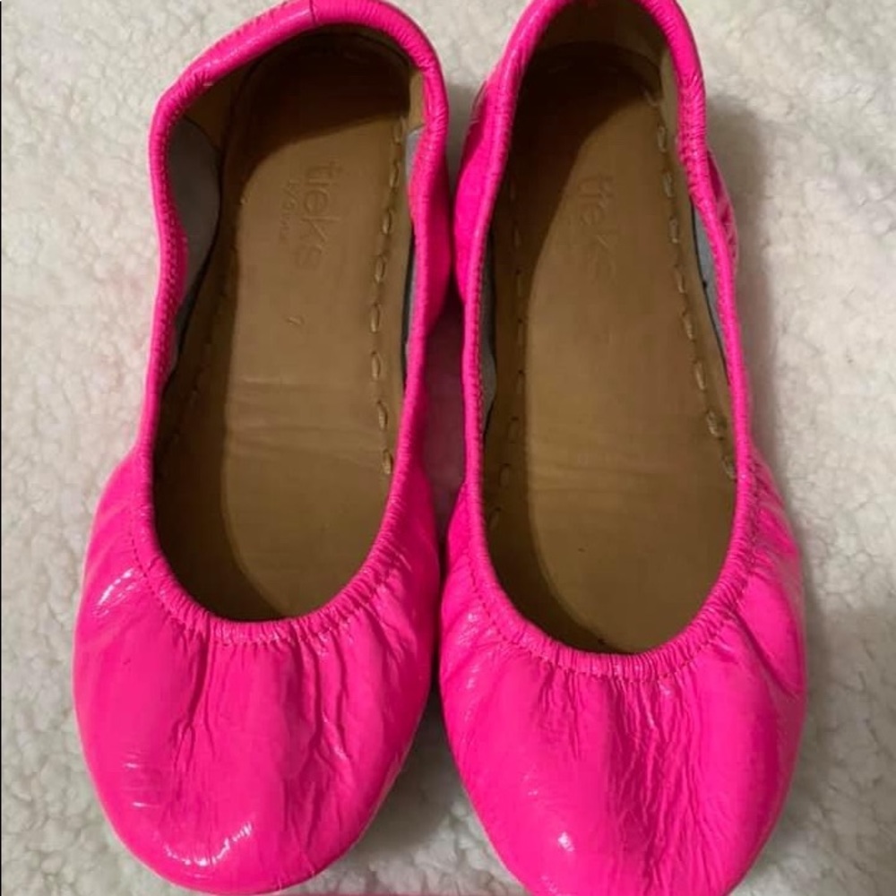 Pop Pink Tieks